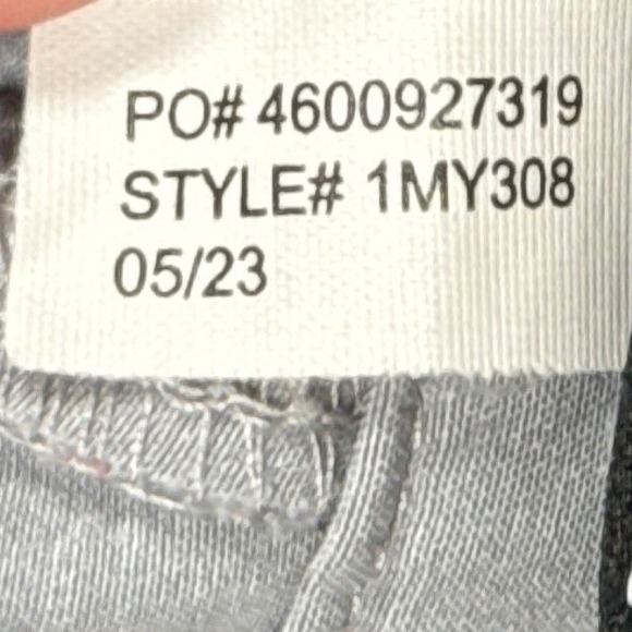 Travis Mathew Shorts Mens 32 Gray Bermuda Golf Performance Stretch Waist Flat 8" - Picture 6 of 11